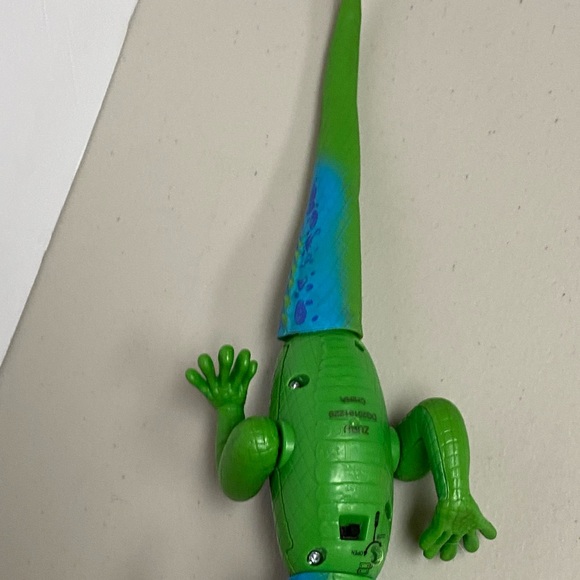 Robo Alive Lurking Lizard series - Blue and Green - Picture 13 of 14